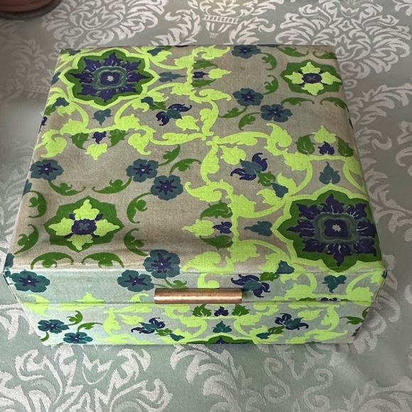 princess rali thai cotton Other - Vintage Floral Patterned jewelry Box